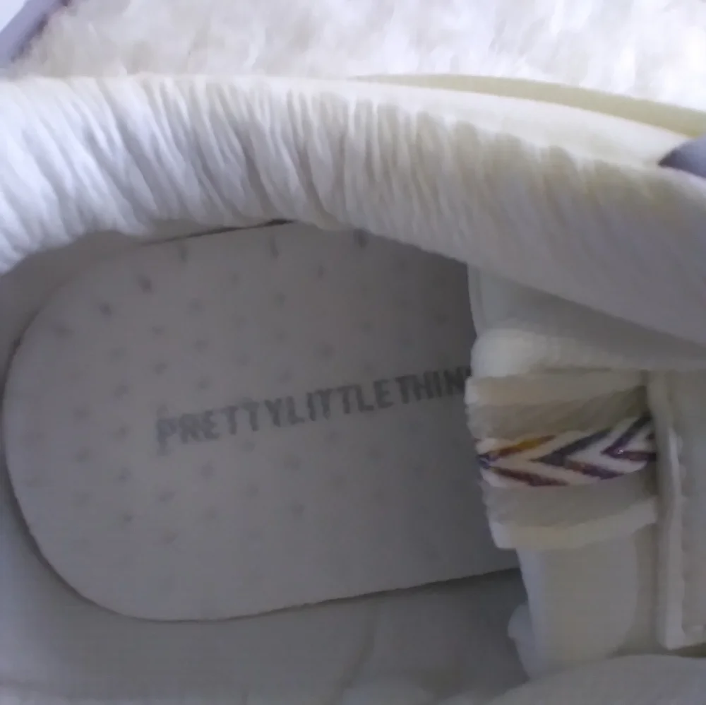 Prettylittlething white contrast sole chunky platform trainers sneakers size 7